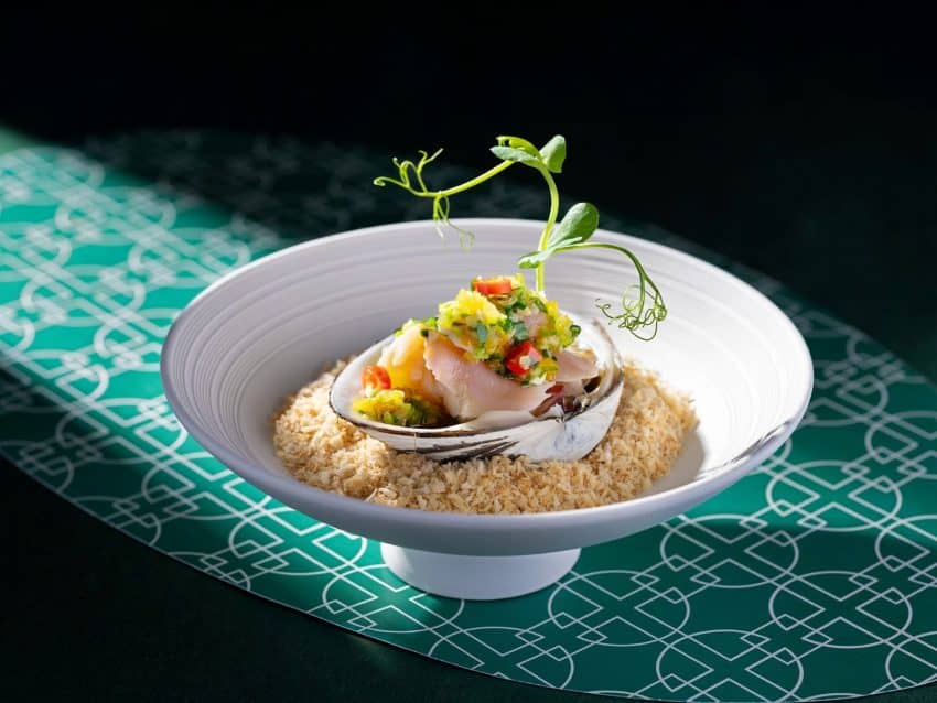 Cuisine Cuisine at The Mira - Signature Tasting Dinner Set - Chilled Surf Clam with Hainan Chilli Oil