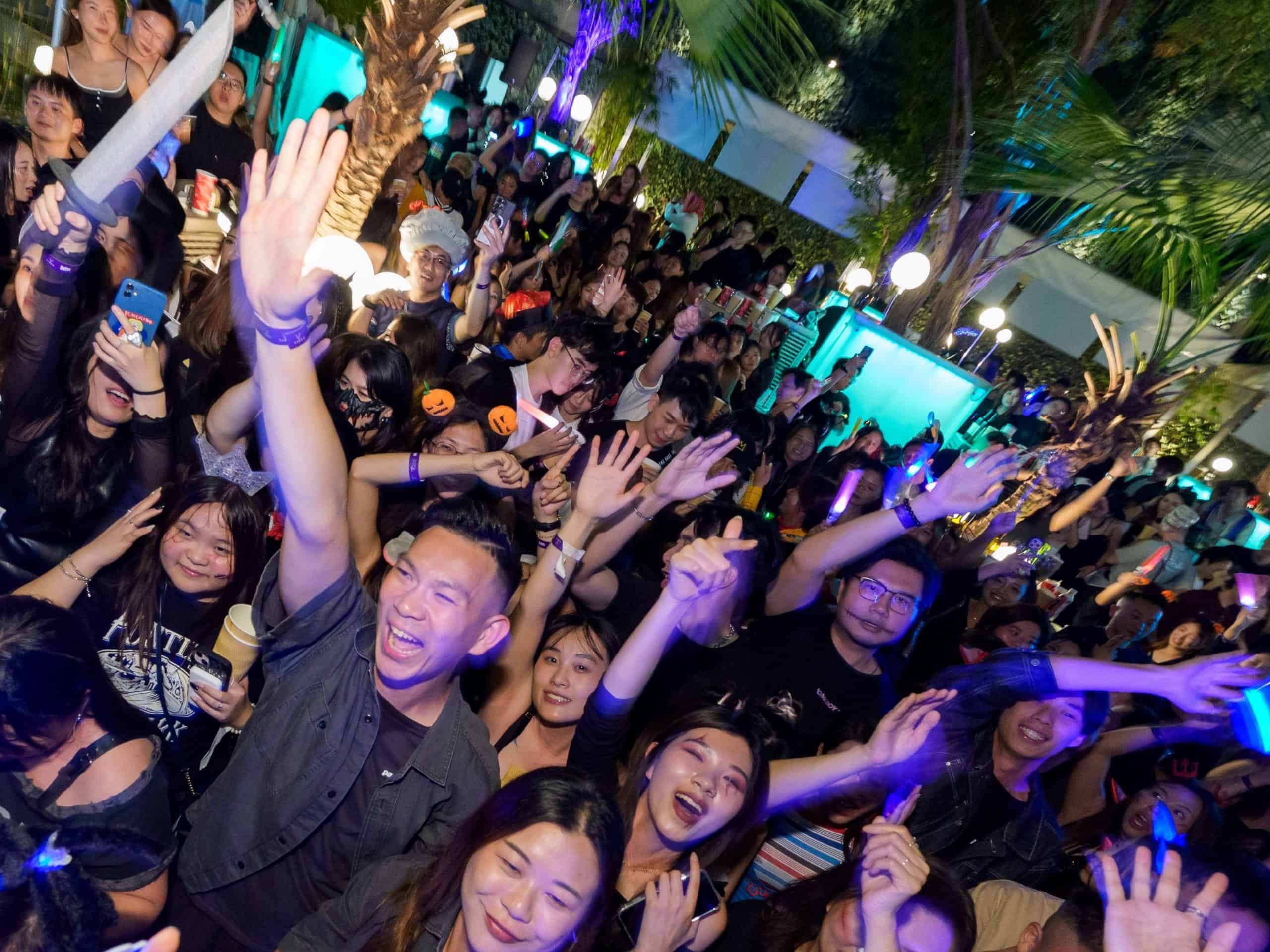 Beat Friday DJ Duo Spinning Canton Disco Tunes at Vibes, Largest Kowloon Hotel Open-air Canton Disco Party Venue in Hong Kong
