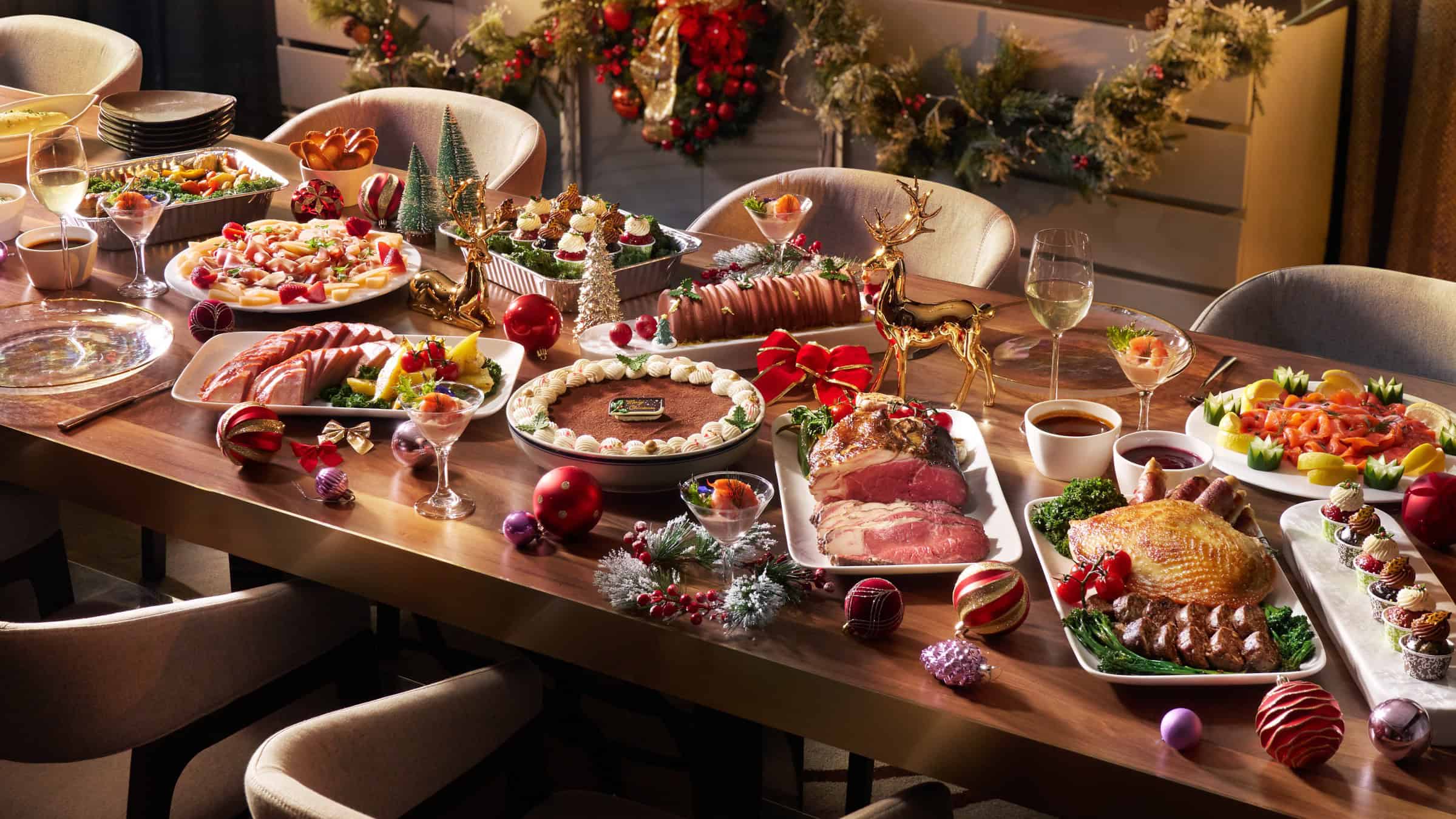 The Mira Hong Kong - Reindeer Express Christmas Dining Delivery - Full Set Table Setup