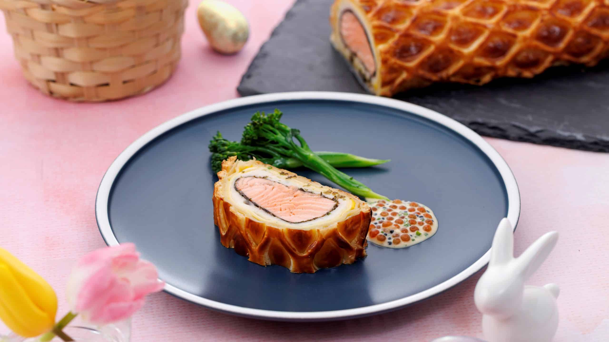 The Mira Hong Kong - WHISK Easter Sunday Brunch 2026 - Salmon Wellington Unlimited Carving